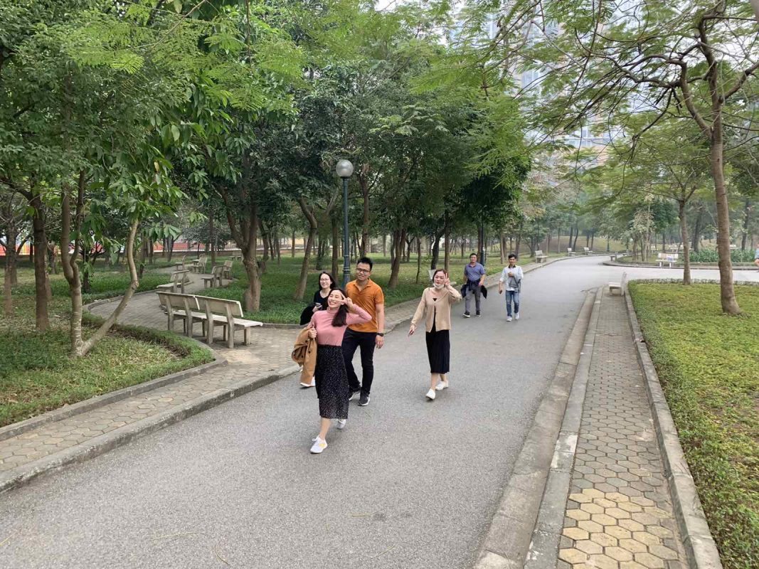 Cùng nhau tung tăng trên quãng đường “thử thách”